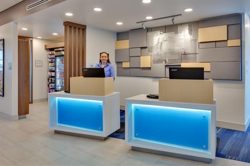 Holiday Inn Express & Suites Plano East - Richardson By Ihg Exterior photo
